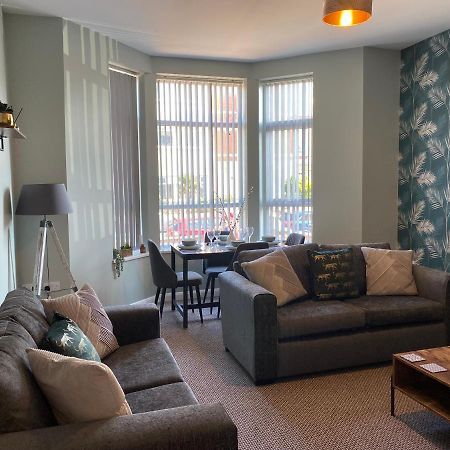 Blackpool Sleepover Apartment 1 Free Parking Sleeps 6 Exterior photo