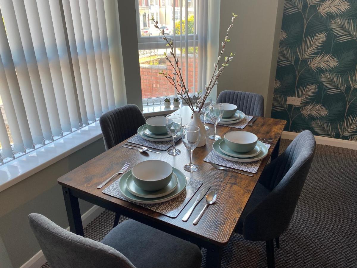 Blackpool Sleepover Apartment 1 Free Parking Sleeps 6 Exterior photo